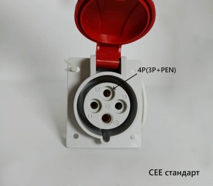 Розетка IEN 3243 встраиваемая